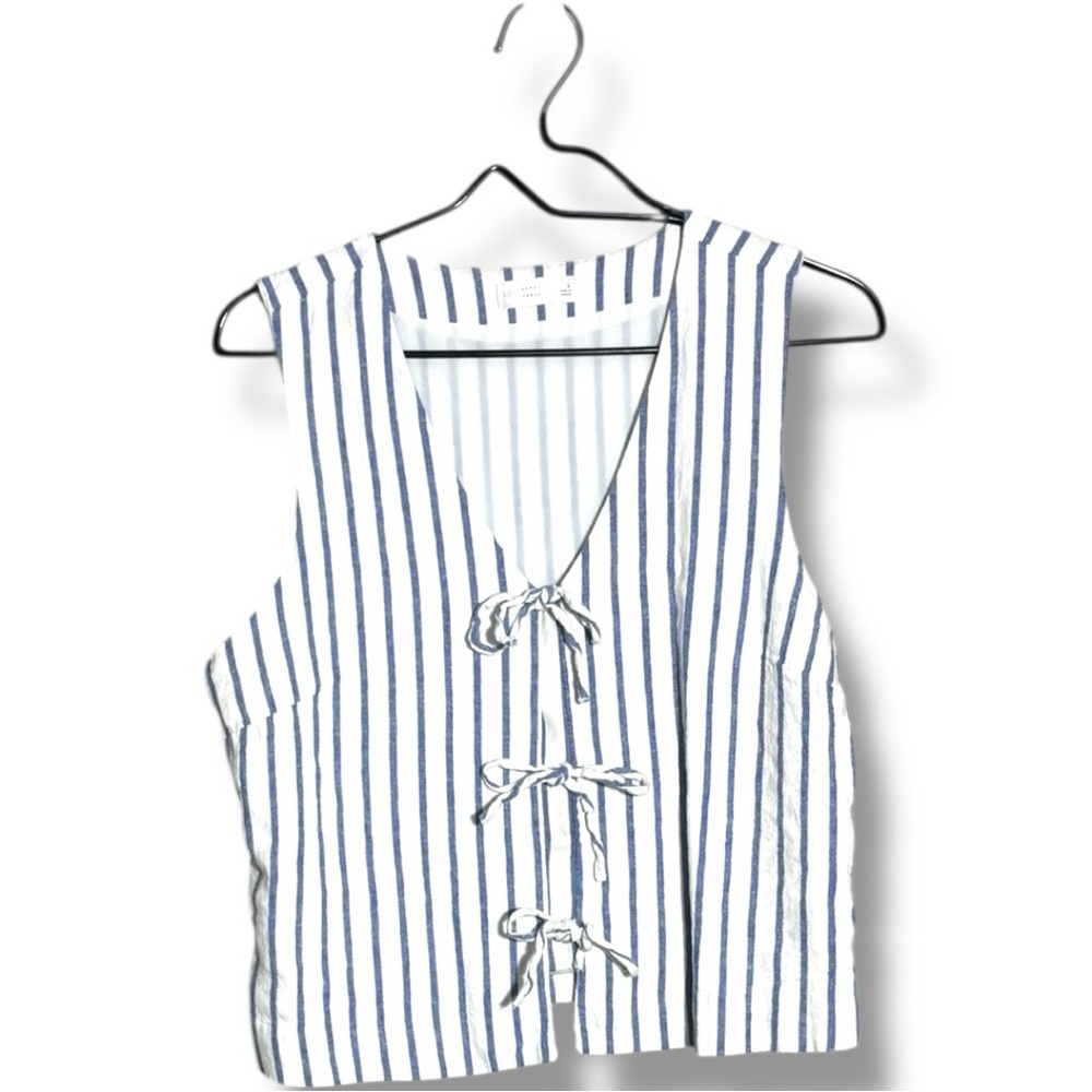 Lauren Conrad 2-Piece White and Blue Striped Lightweight Tie Up Top & Bottom Set - Picture 15 of 16